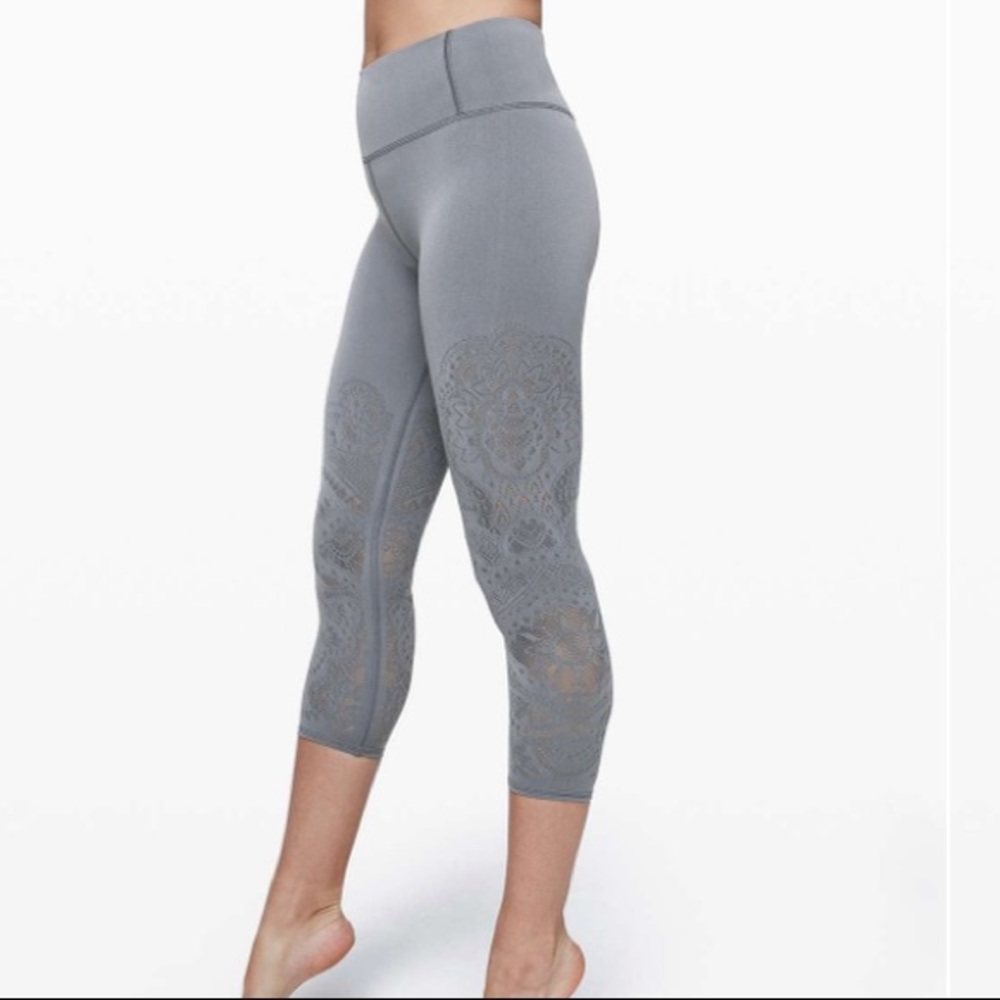 Lululemon Reveal Crop *Zen Expression solar grey